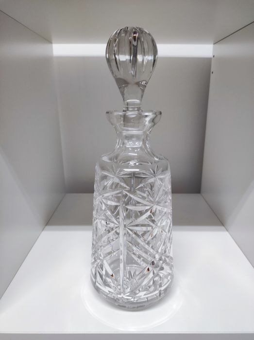 Licoreira   de Cristal Modelo trabalhado o cristal