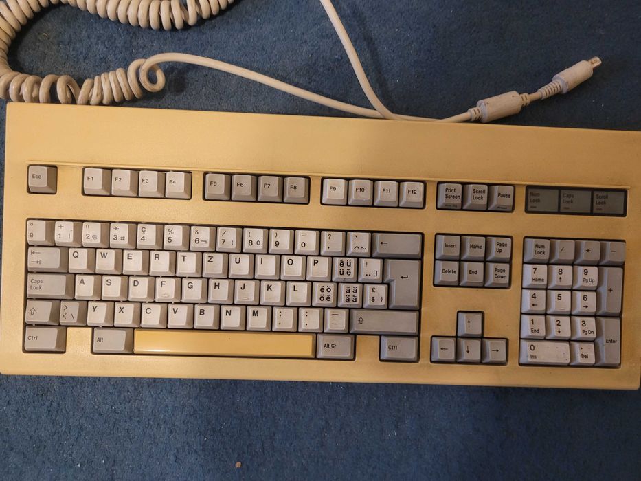 klasyk stara sprawna klawiatura mechaniczna PC AT DIN 5