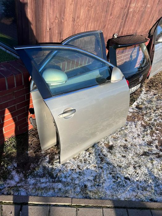 vw golf 5 drwi prawy przód