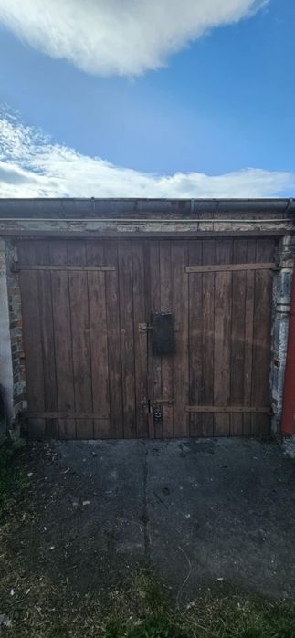 Sprzedam garaż z kanałem