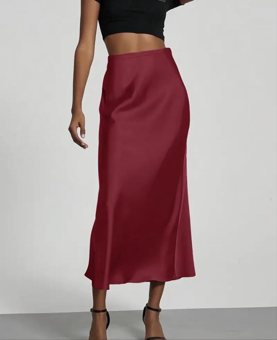 Спідниця міді з атласу