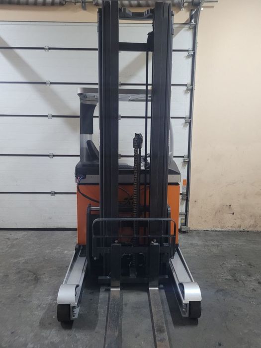 Штабелеукладач Still