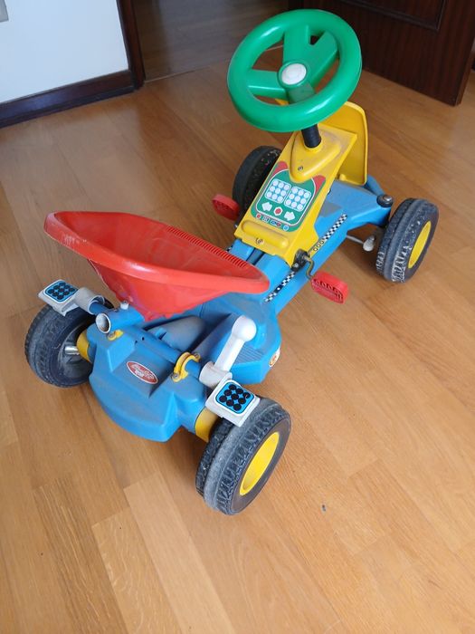 Carrinho a pedais Coloma y Pastor