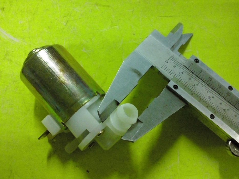Bomba /Motor do mija mija limpa vidros Datsun 720 NOVO