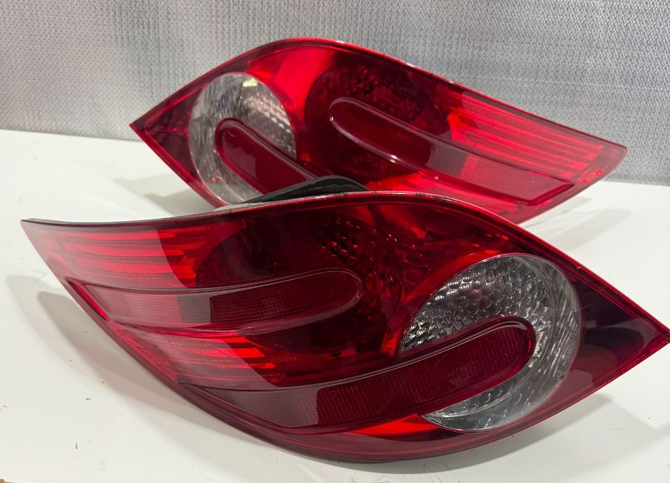Farolins Mercedes R W251