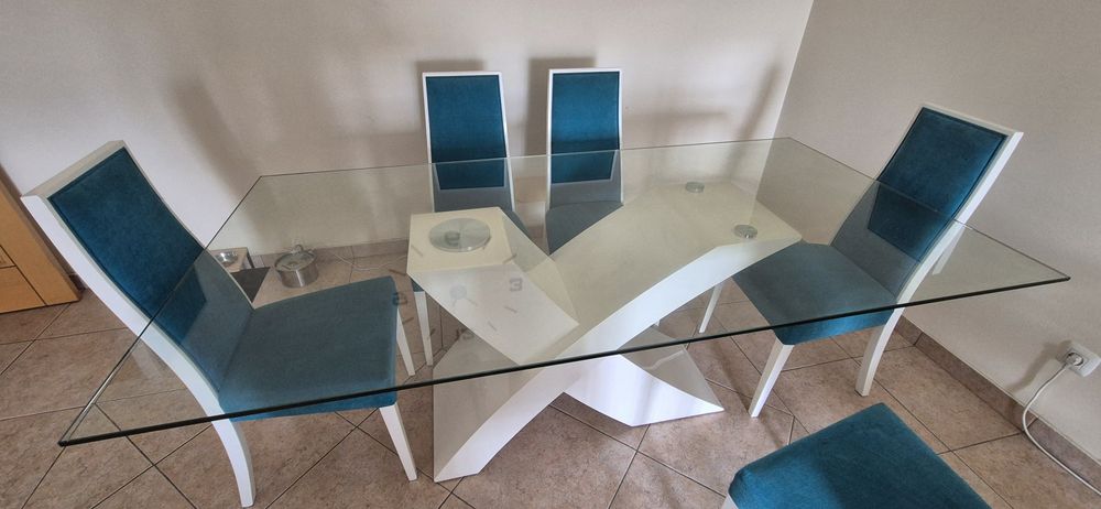 Mesa de Vidro Temperado com 6 cadeiras
