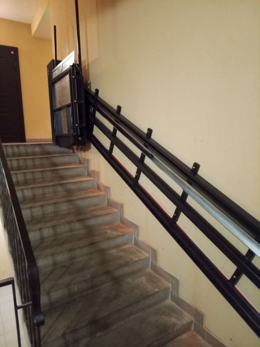 Похилий підйомник для маломобільних груп населення