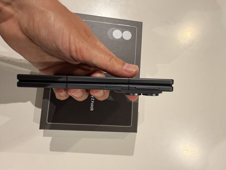 Samsung Galaxy Z Fold 8 - Grafite
