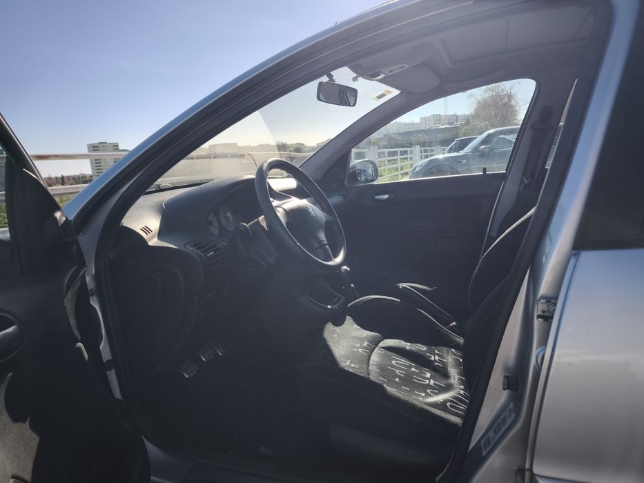 Peugeot 206 1.1 | Versão Black and Silver