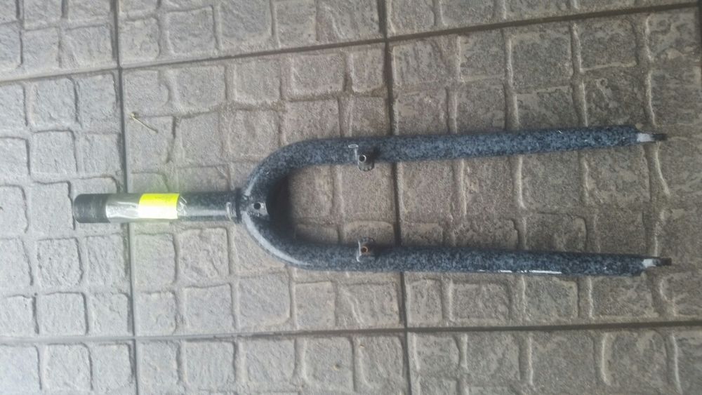 Widelec stalowy 1 1/4" pod koło 26" bh1