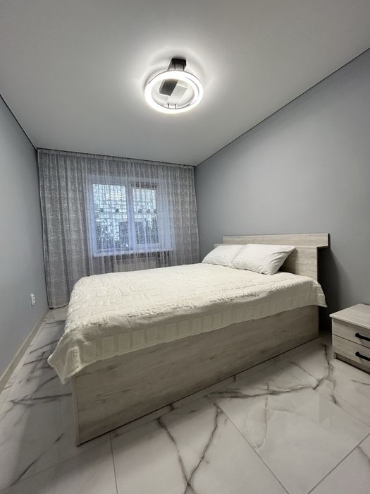 Здається 2-ох кімнатна квартира у центрі Міжгірʼя