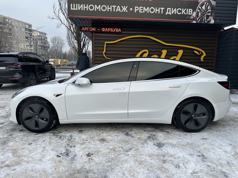 Tesla model 3 Standart range plus