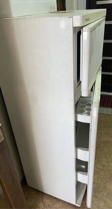 Продам холодильник