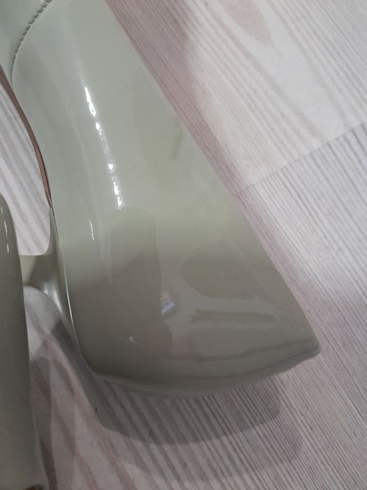 Szpilki 38 graceland