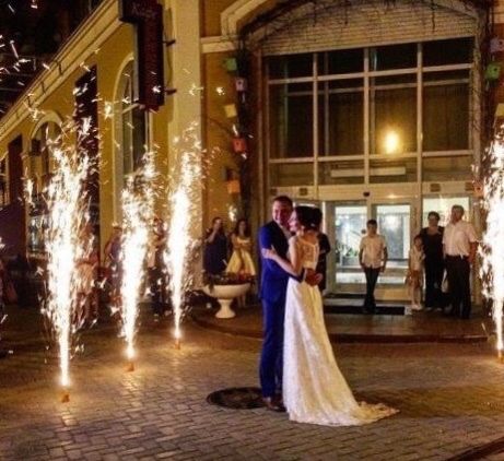 Тяжелый дым, холодные фонтаны,пневмогирлянды, конфетти