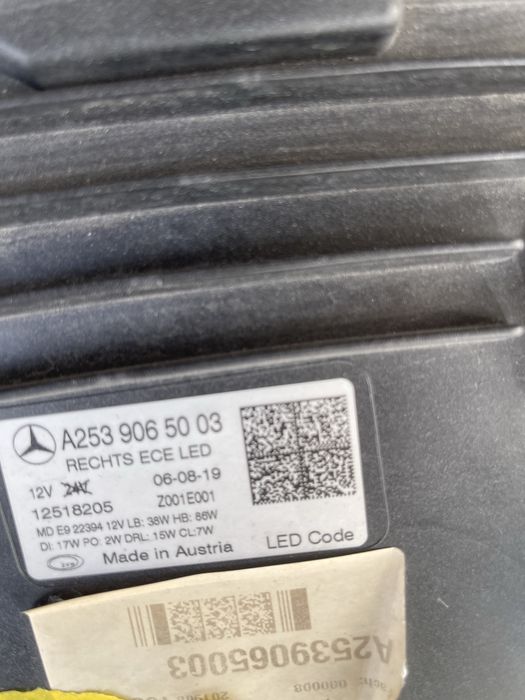 Vendo este farol  dt dum Mercedes GLC
