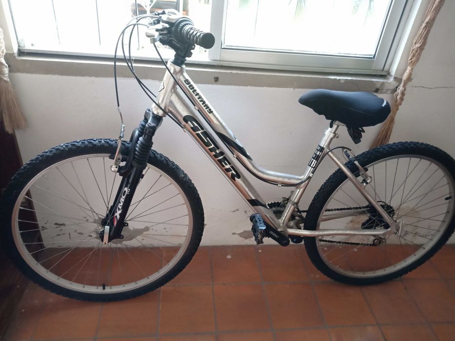 Modelo Asher com pouco uso