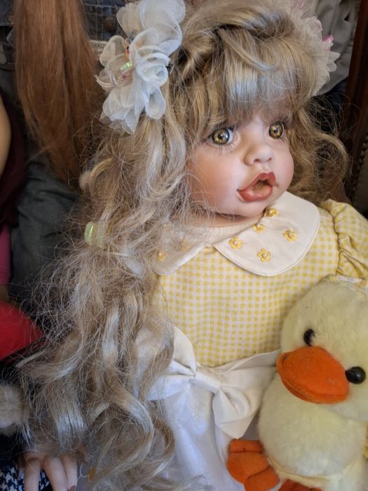 Коллекционная виниловая,кукла от Файзах Спанос