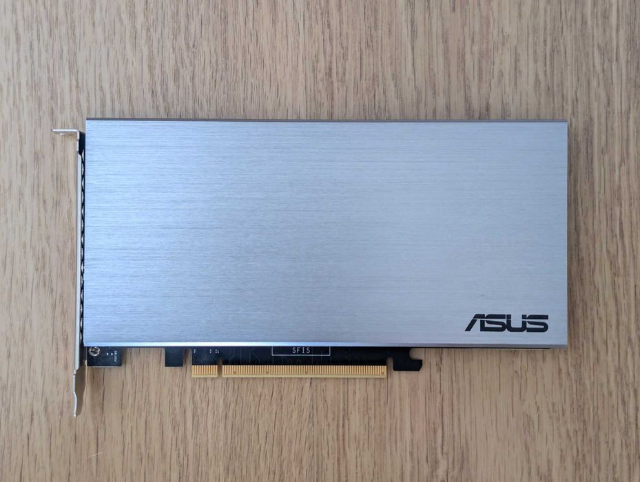 Placa ASUS Hyper M.2 x16 Card V2 para 4 SSD NVMe (ventoinha danificada)