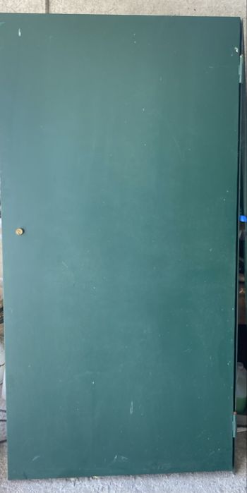 Porta verde em ferro
