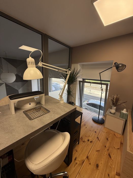 Stanowisko dla manicure pedicure