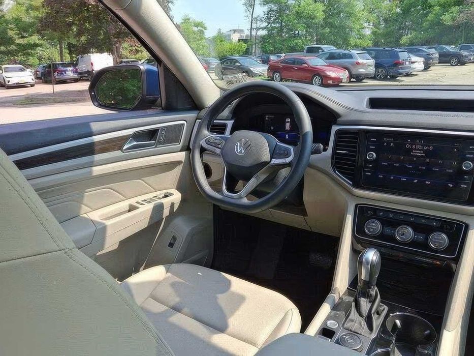 Volkswagen Atlas      2022