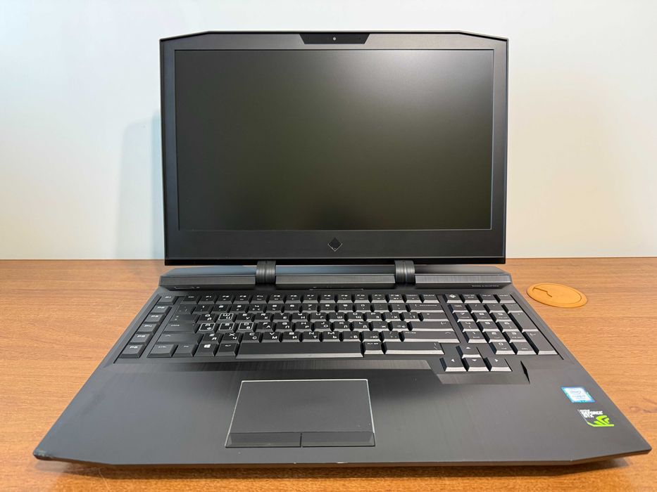 HP Omen X 17-ap000na. Intel Core i7-7820HK, GeForce GTX 1070, Ram 16GB, SSD 512Gb