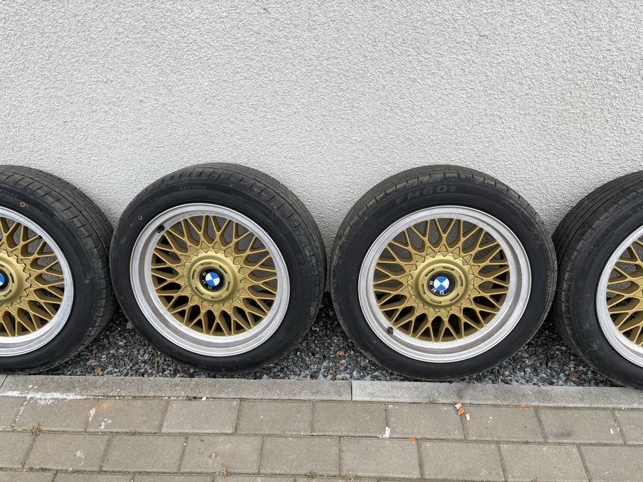 Sprzedam felgi do BMW na pięć śrub.