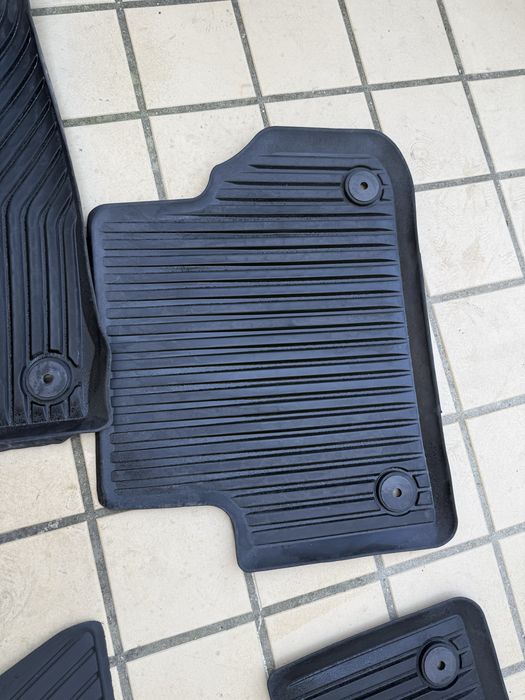 Tapetes borracha originais audi A4 B9