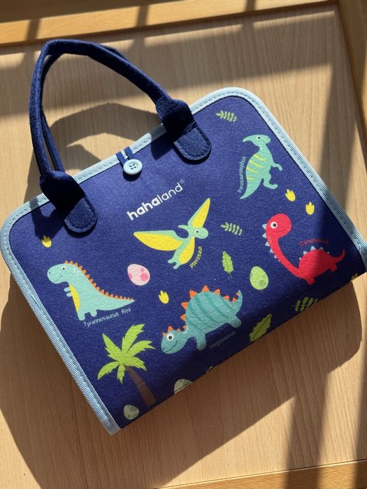 Тактильна книжка, бізі книжка, розвиваюча книга