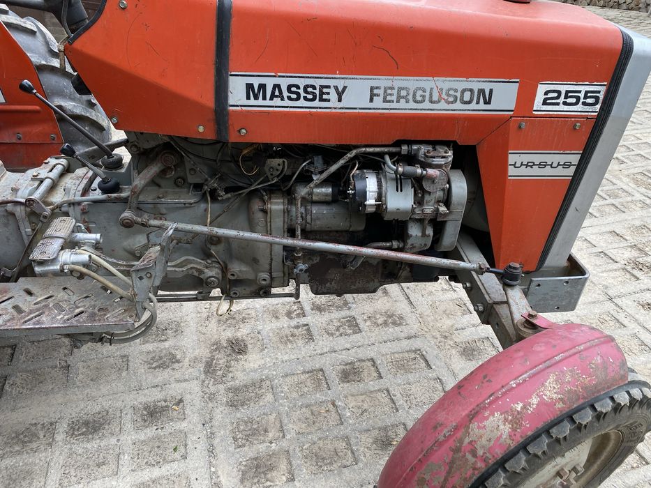 Ciagnik rolniczy MASSEY FERGUSON 255