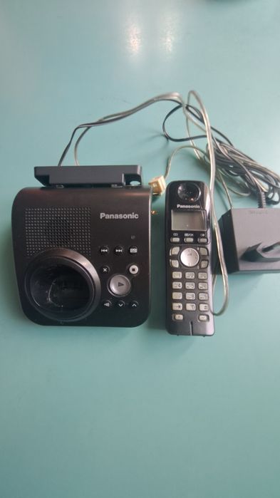 Проводной телефон Panasonic с радиотрубкой