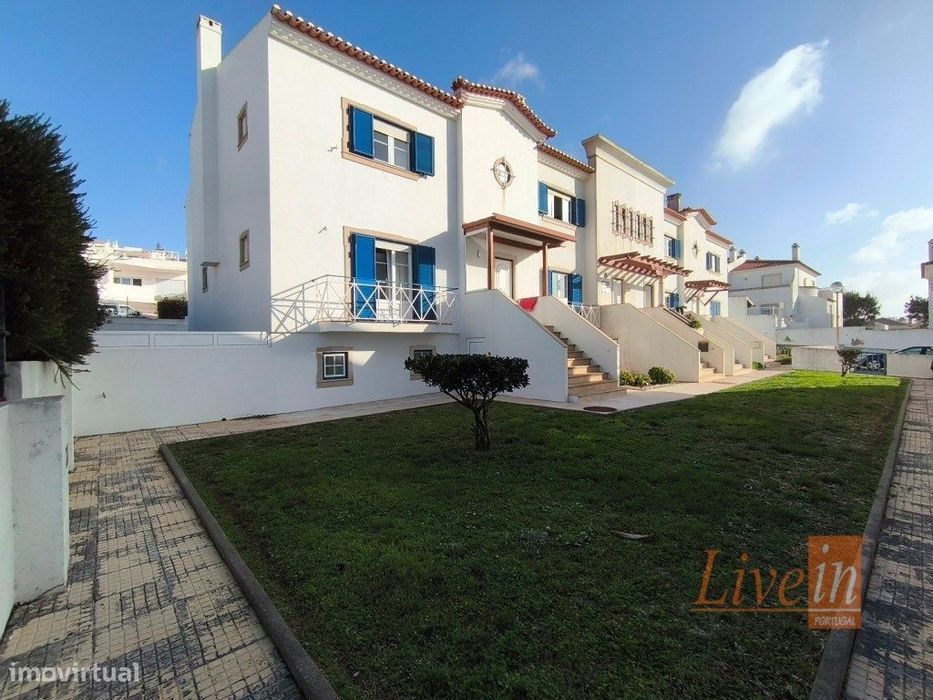 Moradia T4 no Centro da Ericeira a Poucos Metros da Praia