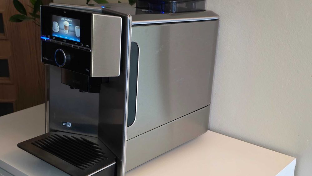 Ekspres Siemens EQ9 plus connect S500, 19 bar, profile, mały przebieg
