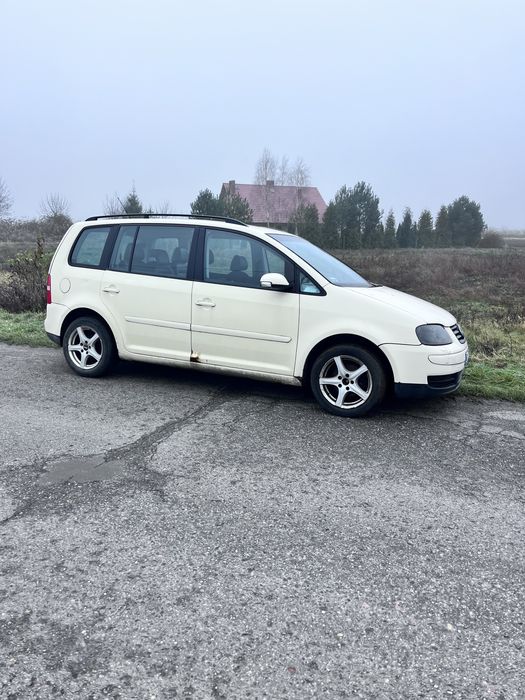 Touran  1.9 TDI 7 osob skory klima