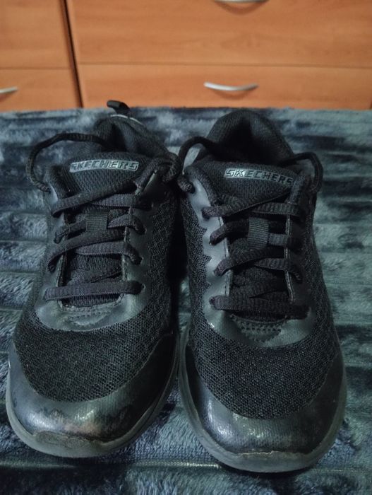 Ténis pretos Skechers