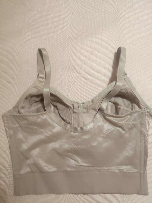 Жіночий топ бежевий