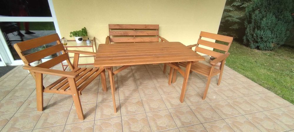 Sosnowe meble ogrodowe