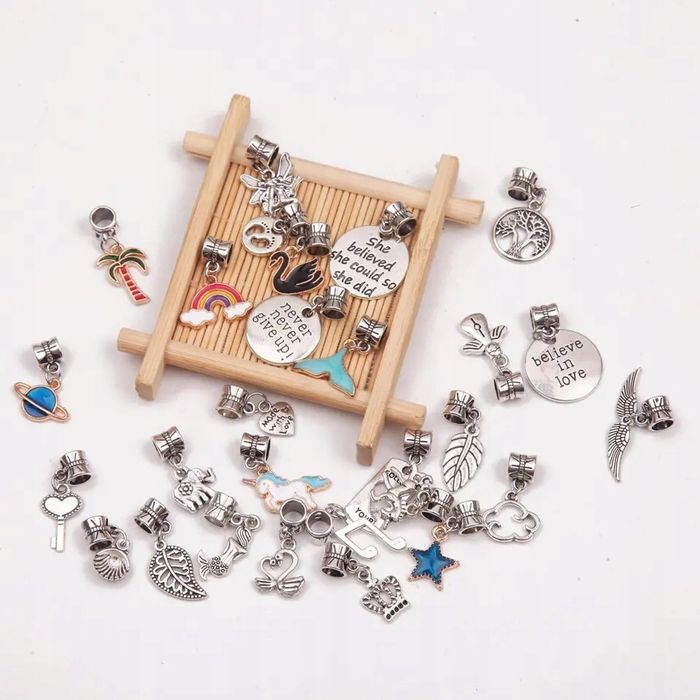 Biżuteria Bransoletki Naszyjniki Dla Dziewczynek Torebka 71 el.