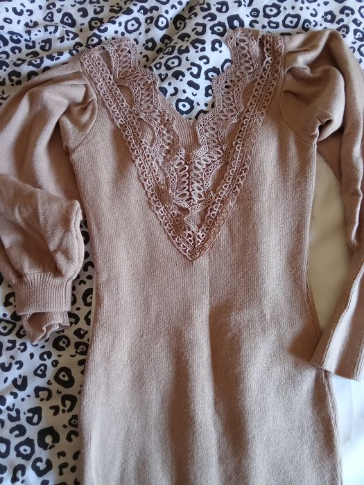 Camisola malha com detalhe em crochê nas costas NOVA