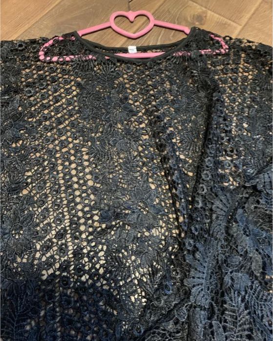 Мереживо , накидка на купальник чи на сукню