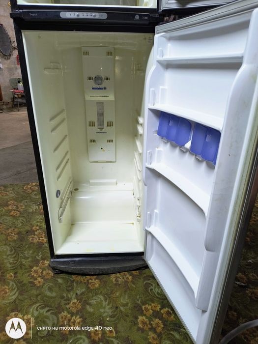 Холодильник Whirlpool ARC4020 IX — у відмінному стані