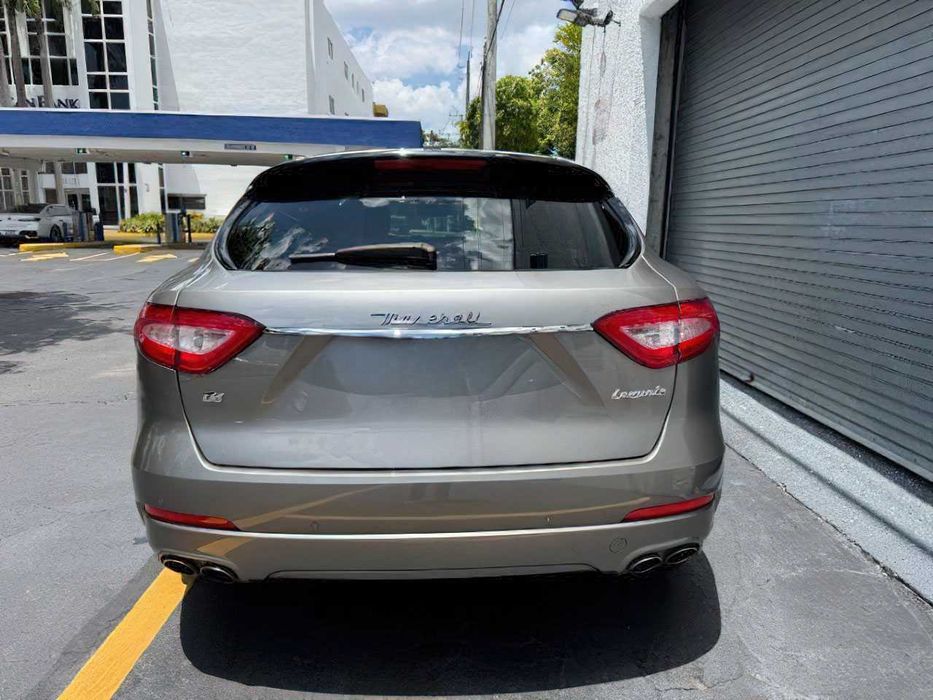 Maserati Levante      2019