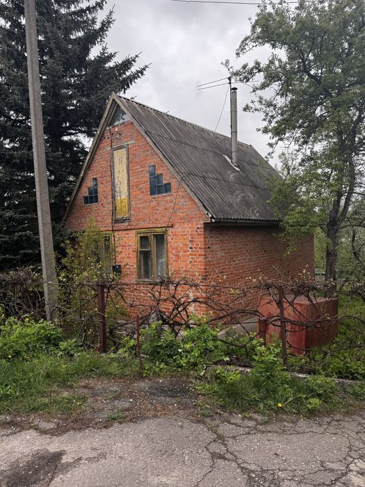 Продаж дачного будинку з цегли, два поверхи, 2х поверховий, земельна ділянка, власність, річка поряд