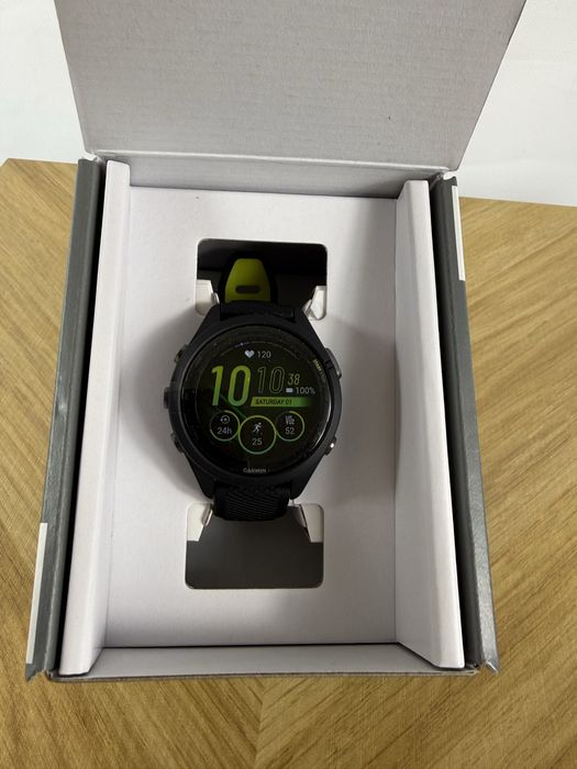Garmin Forerunner 265S AMOLED GPS Smartwatch Nowy