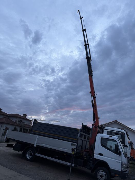 Mitsubish canter com grua de 13 m + Estrado