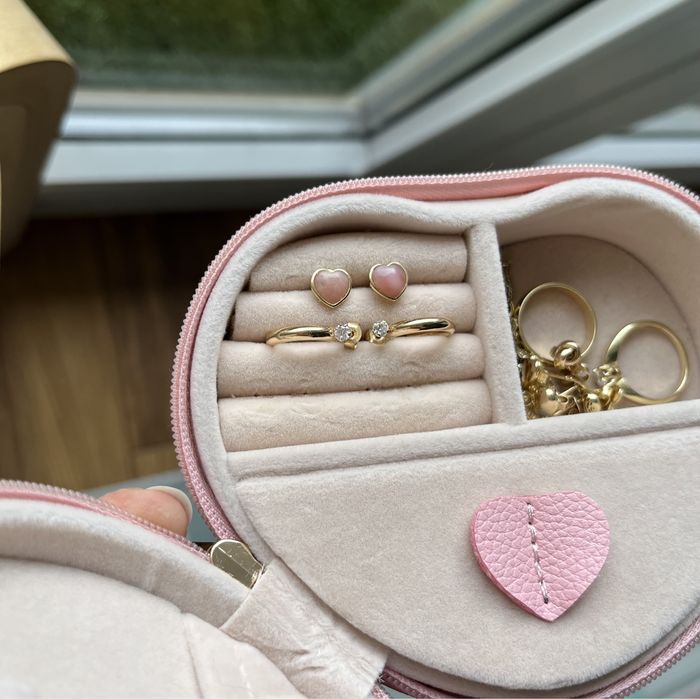 Kolczyki Lilou ze złota próby 585 serca z różowego opalu