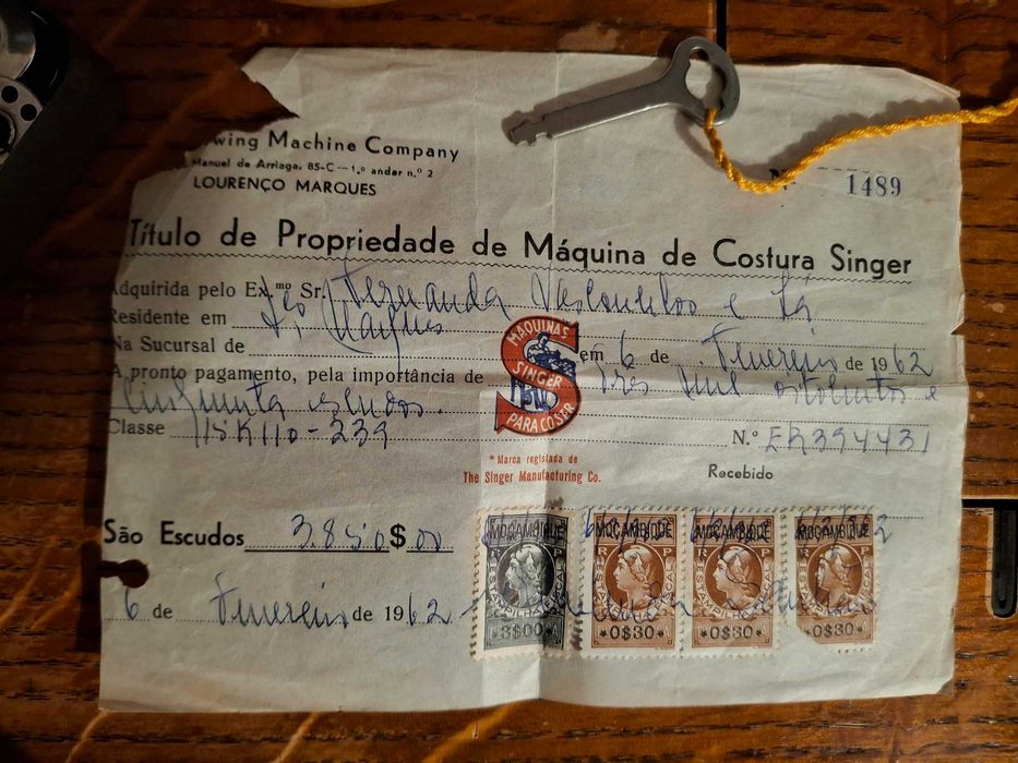 Máquina de costura SINGER 1962