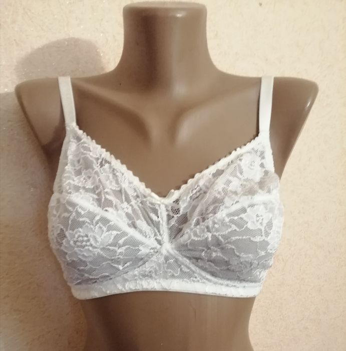 Бюстгалтеры новые