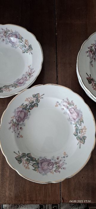 Тарілки глибокі.